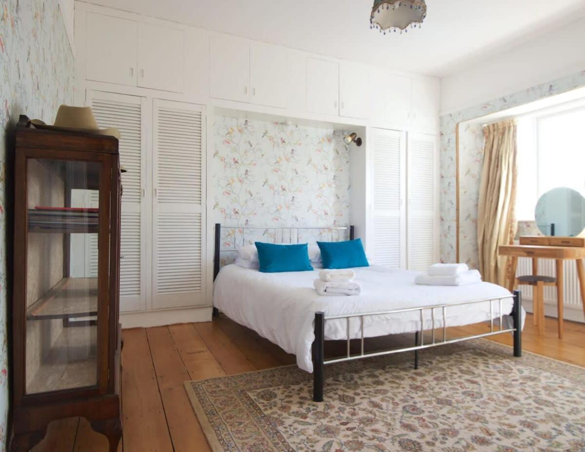 Spacious Town House With Swimming Pool بلايموث المظهر الخارجي الصورة