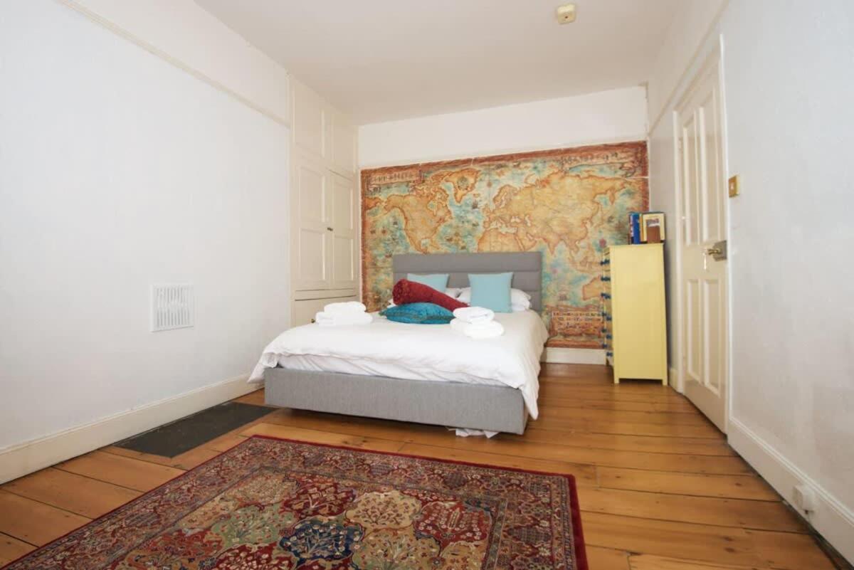Spacious Town House With Swimming Pool بلايموث المظهر الخارجي الصورة