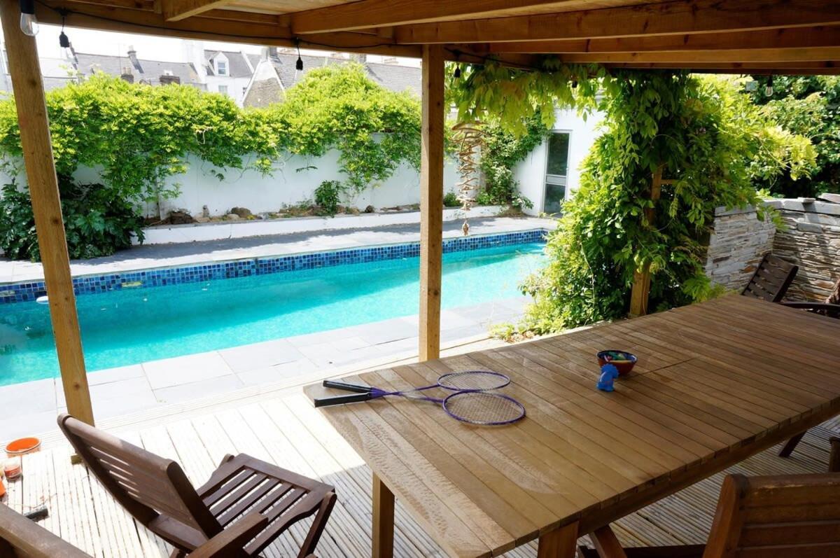 Spacious Town House With Swimming Pool بلايموث المظهر الخارجي الصورة